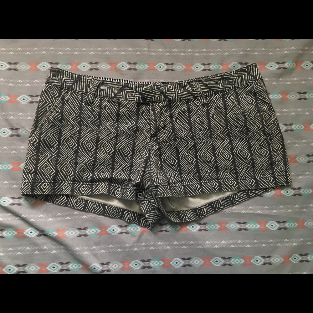 Volcom Grey and White Shorts